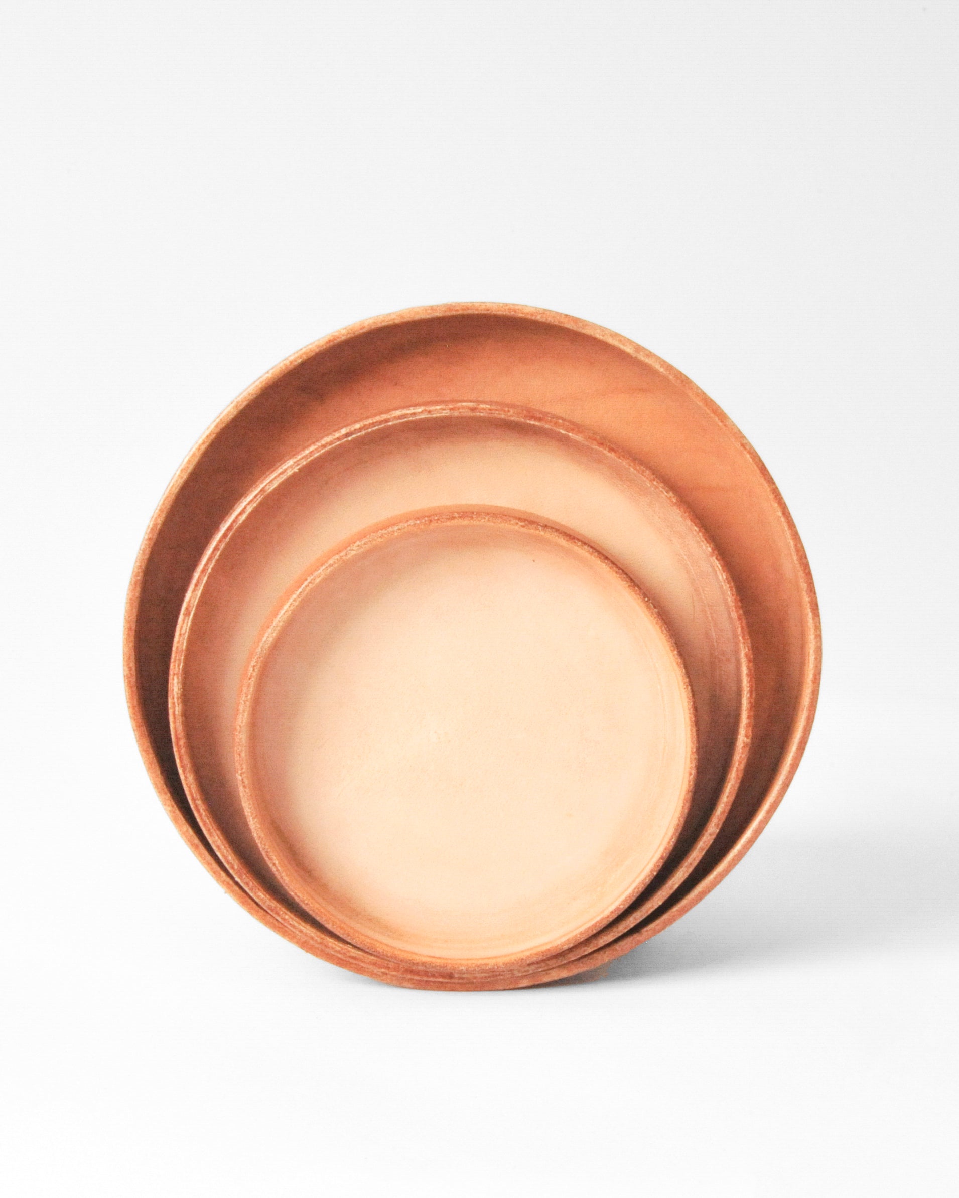 Medium Round Leather Tray in Natural